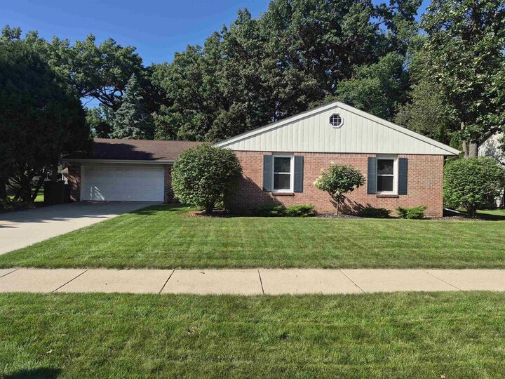 Property Photo:  3211 Briar Crest Drive  WI 53546 