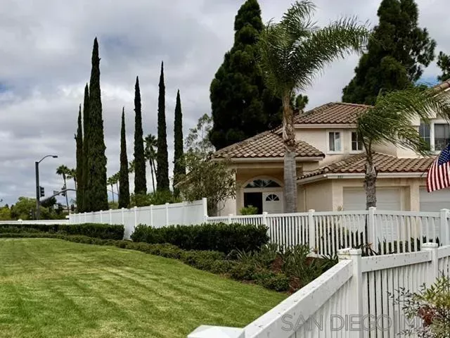 Property Photo: 801 Mosaic Cir CA 92057