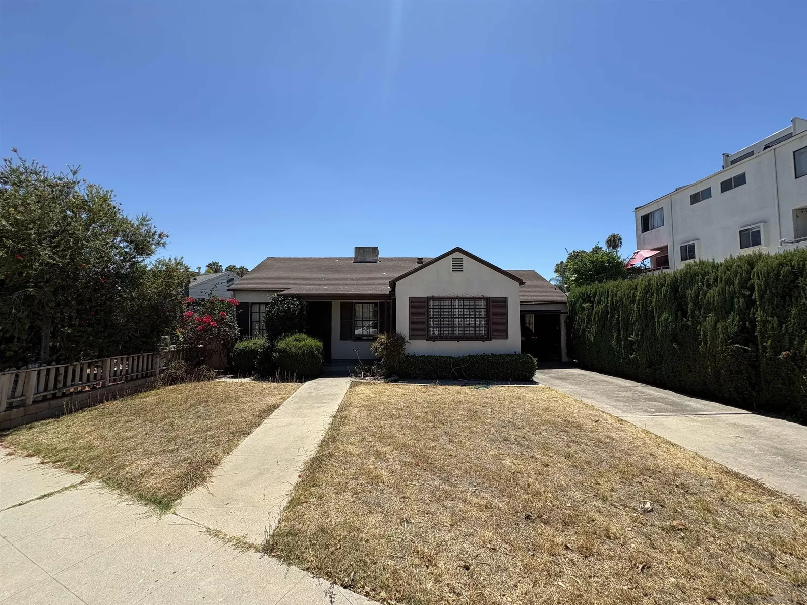 Property Photo: 4592 Contour Blvd CA 92115