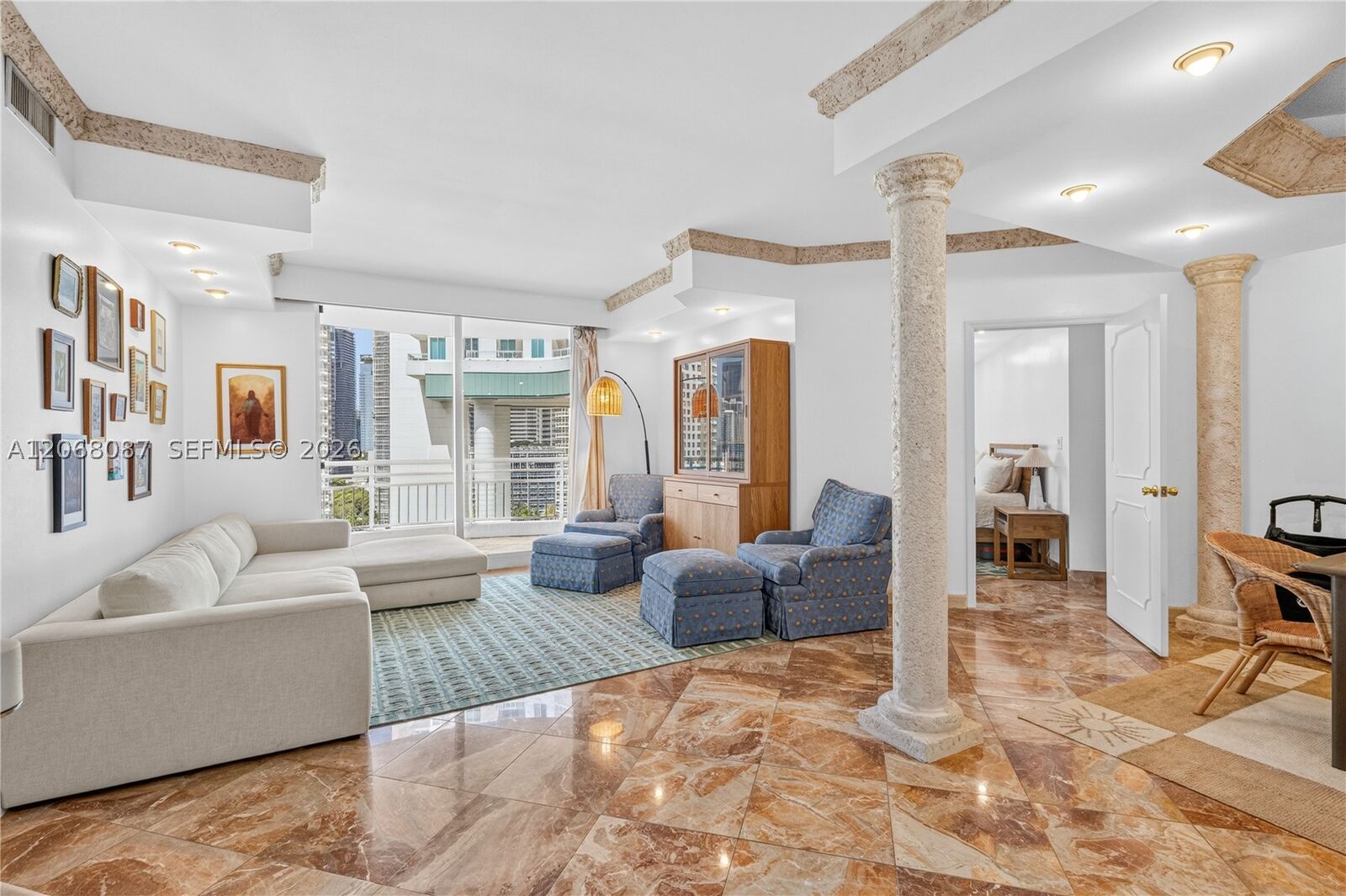 Property Photo: 888 Brickell Key Dr 1600 FL 33131