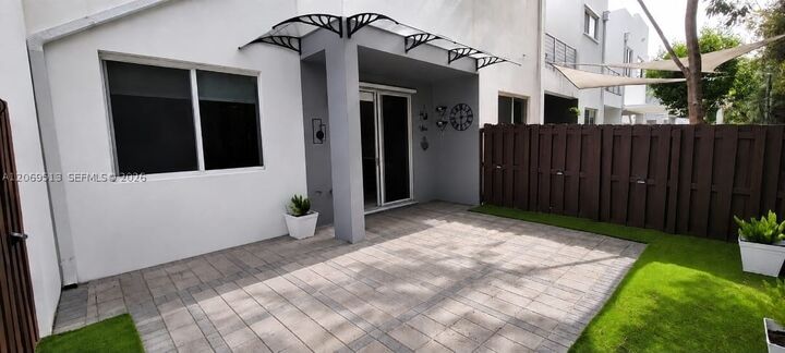 Property Photo: 10219 NW 72nd Ter FL 33178
