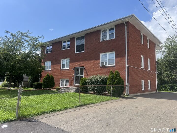 Property Photo:  97 Highland Street C1  CT 06516 