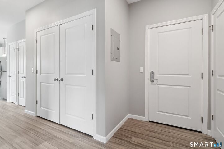 Property Photo:  10 Steele Boulevard 201  CT 06037 