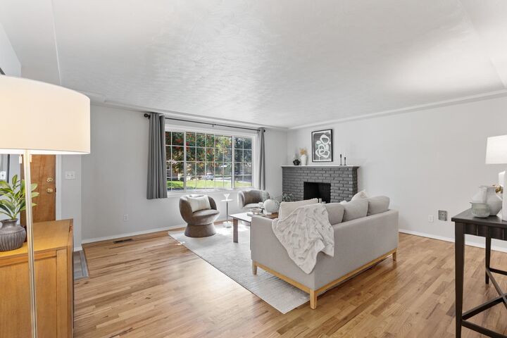 Property Photo: 724 W Carolina Way WA 99208
