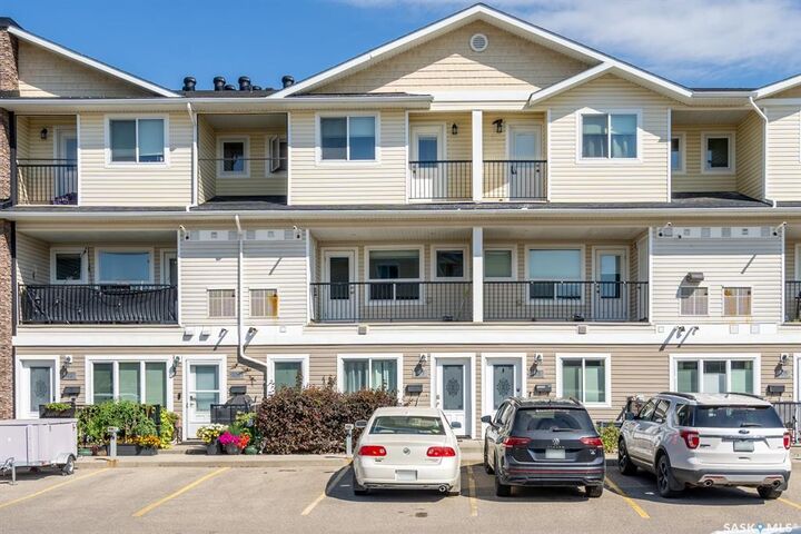 Property Photo:  1210 Empress Street 113  SK S4T 1G7 