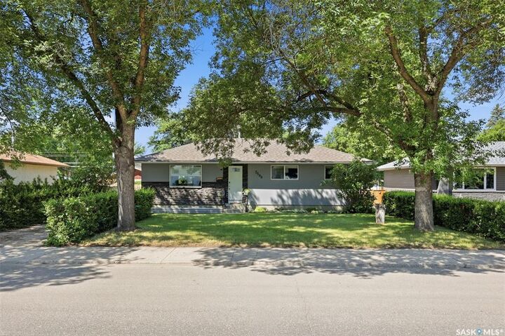 Property Photo:  2508 Preston Avenue S  SK S7J 2G4 