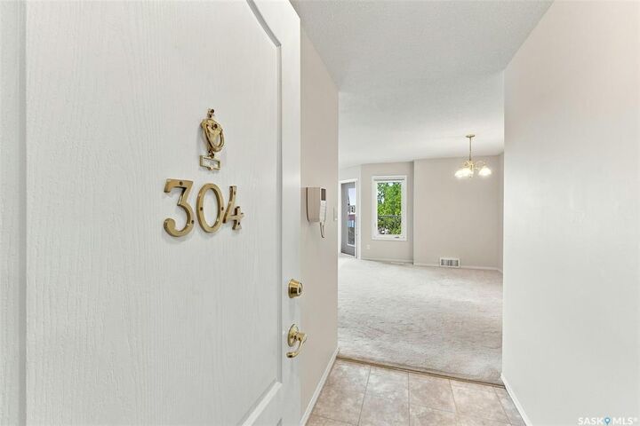 Property Photo:  6 Lorne Place 304  SK S4R 8B3 