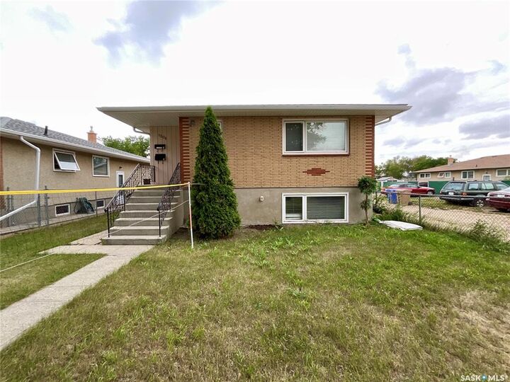 Property Photo: 1208 Bond Street SK S4N 1W9