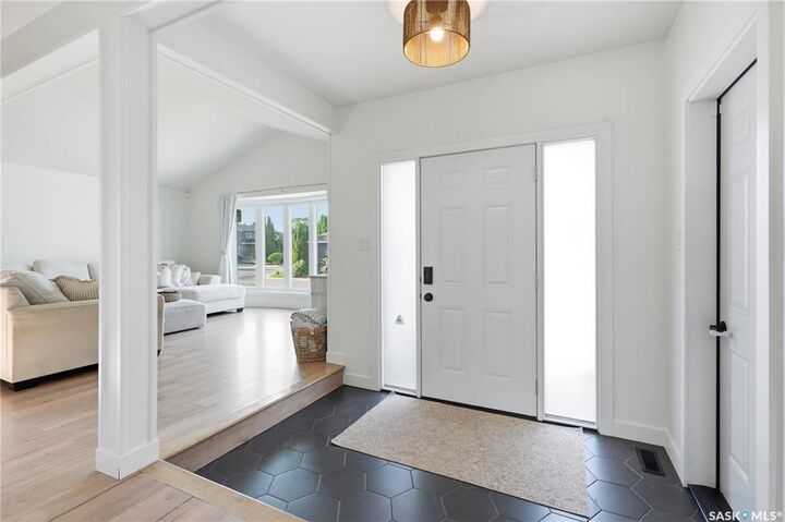 Property Photo: 346 Wakaw Crescent SK S7J 4E2