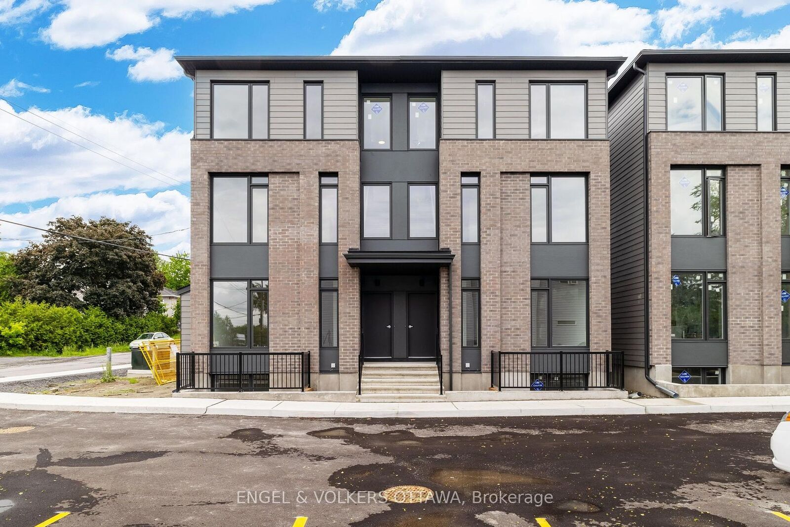 Property Photo:  1258 Marenger Street D  ON K1C 1S2 