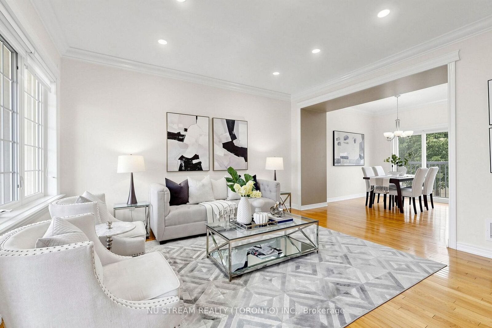 Property Photo: 123 Georgian Drive 15 ON L6H 0E7