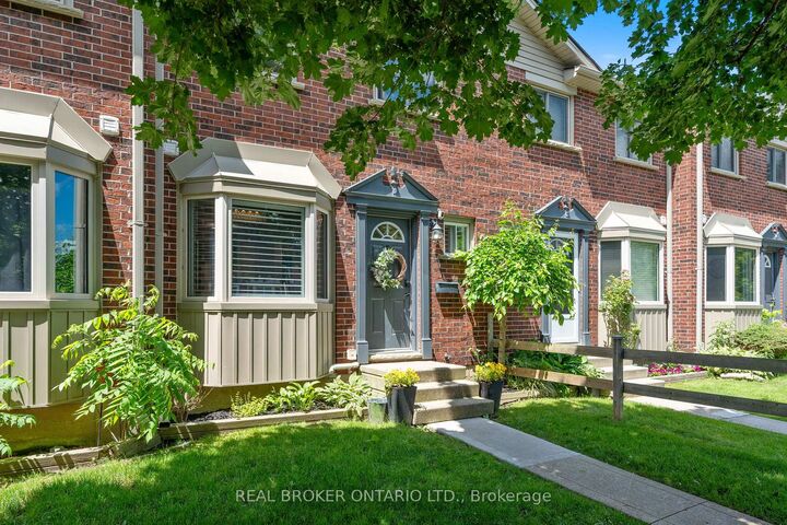 Photo de la propriété:  149 Brantwood Park Road  ON N3P 1X9 