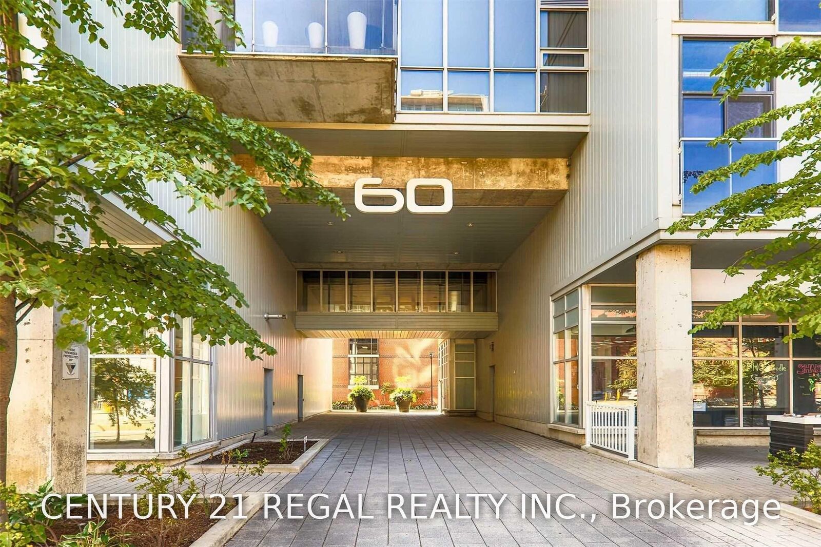 Property Photo:  60 Bathurst Street 305  ON M5V 2P4 