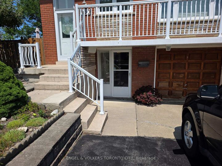 Property Photo:  130 Shoreham Drive Lower  ON M3N 1S9 