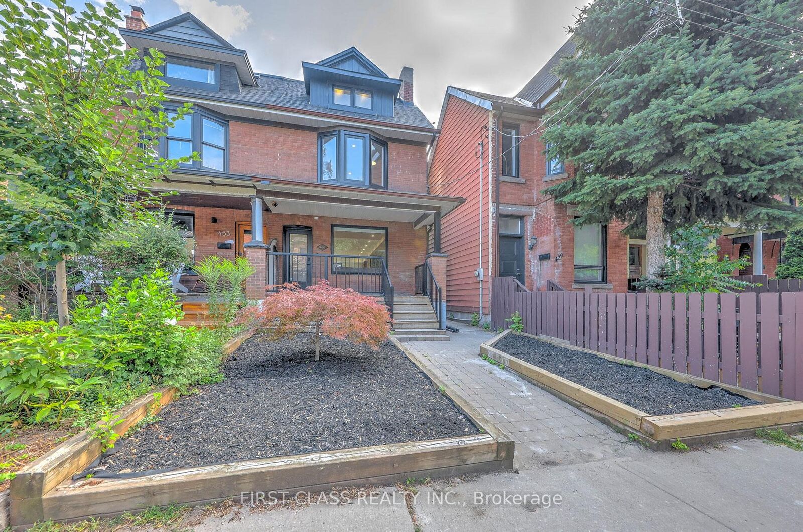 Property Photo:  431 Roxton Road Basement  ON M6G 3R5 