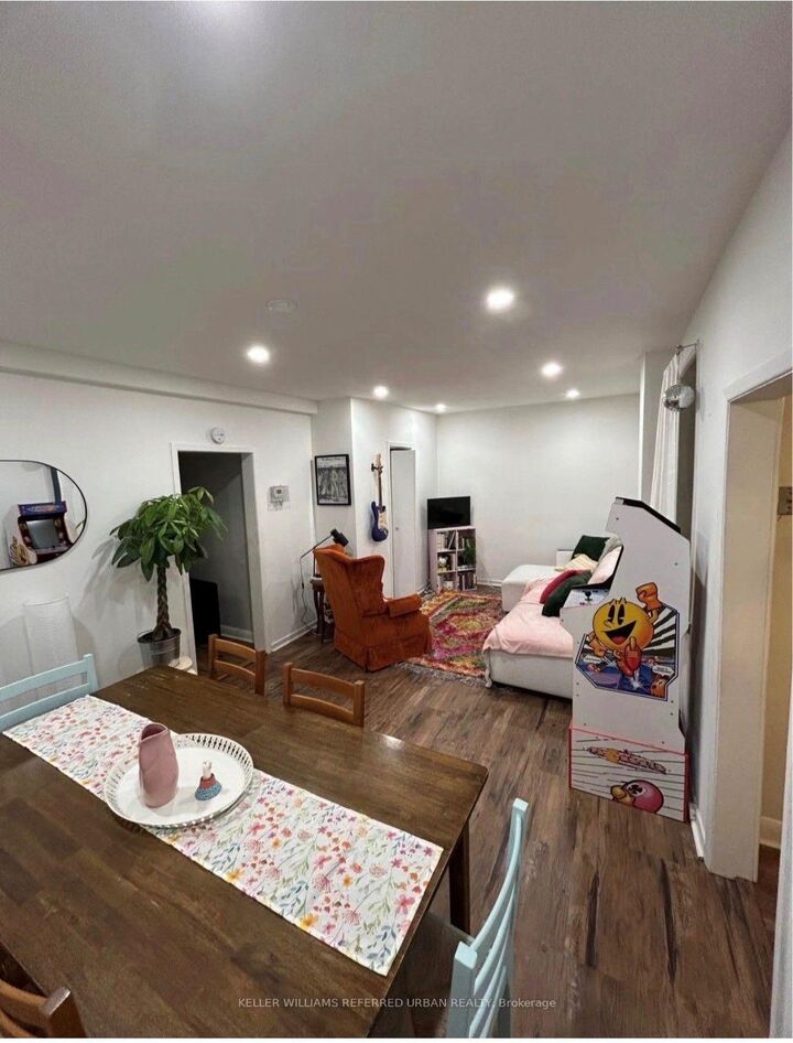 Property Photo:  9 Clinton Place Main Floor  ON M6G 1J8 