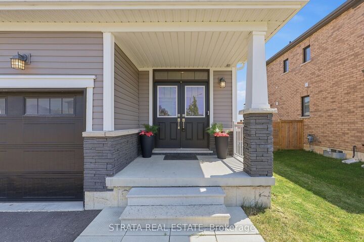 Property Photo:  182 Explorer Way  ON L2V 0K3 
