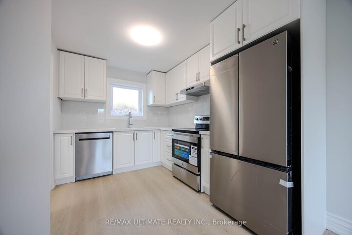 Property Photo:  83 Burr Avenue Upper  ON M6L 1V3 