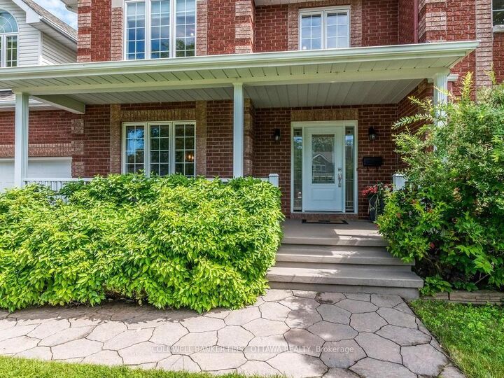 Property Photo: 5 Hearn Crescent ON K2S 1R7