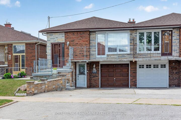 11 Hisey Crescent — photo 1