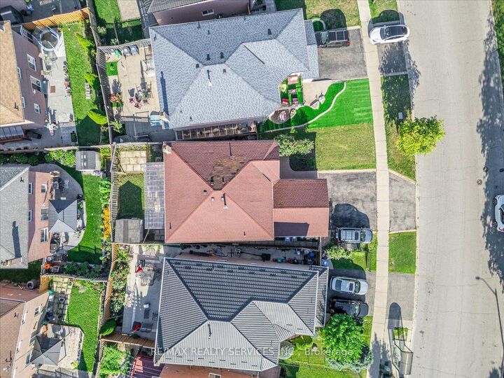 Property Photo: 162 Major William Sharpe Drive ON L6X 4C3