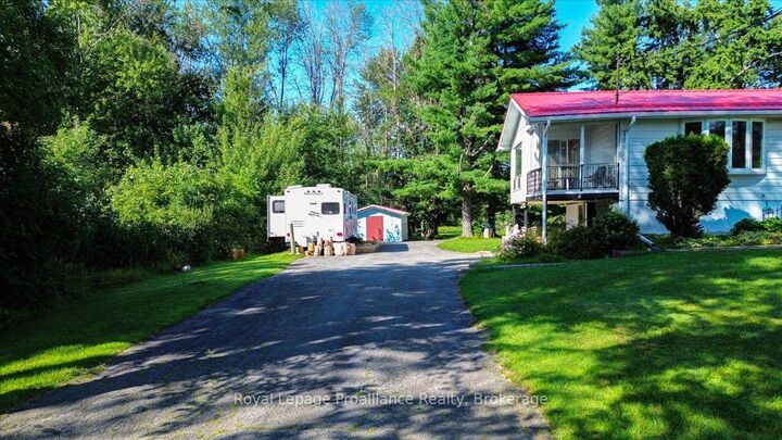 Property Photo: 87 Cameron Street ON K0K 2M0
