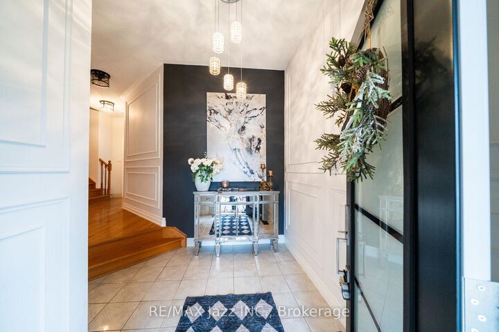550 Bert Budd Avenue — photo 1