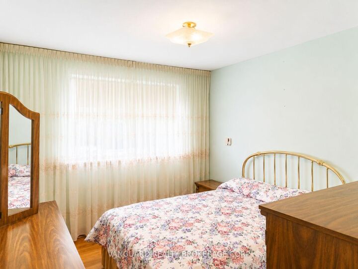 Property Photo:  43 Spalding Road  ON M3K 1J8 