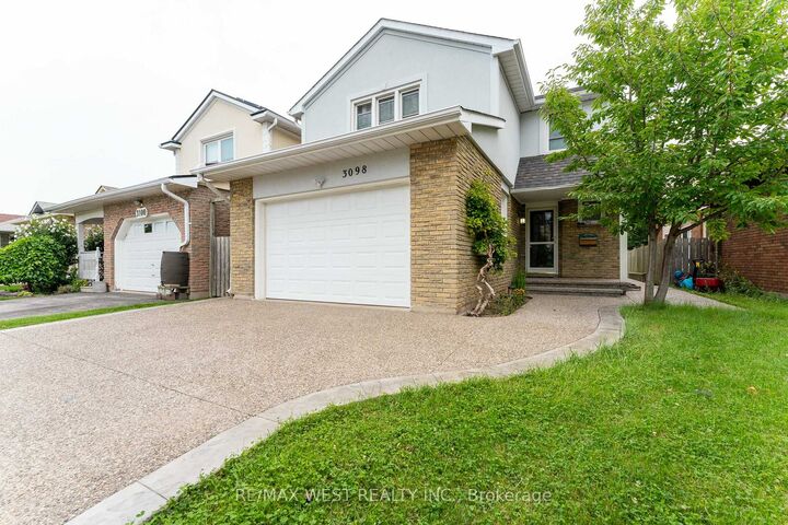 Property Photo: 3098 Driftwood Drive ON L7M 1X6