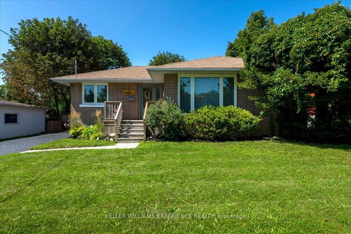 Property Photo:  92 Johnson Street  ON L4M 4R3 