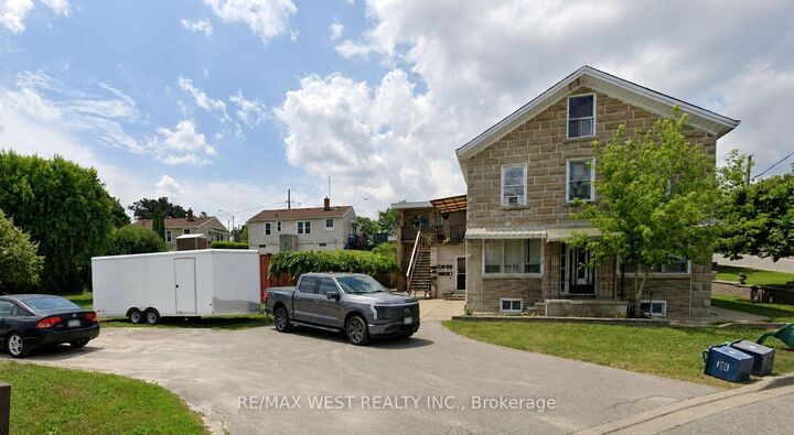 55 John Street N — photo 1