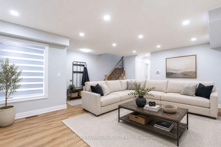 Property Photo: 1192 Prestonwood Crescent ON L5V 2V3