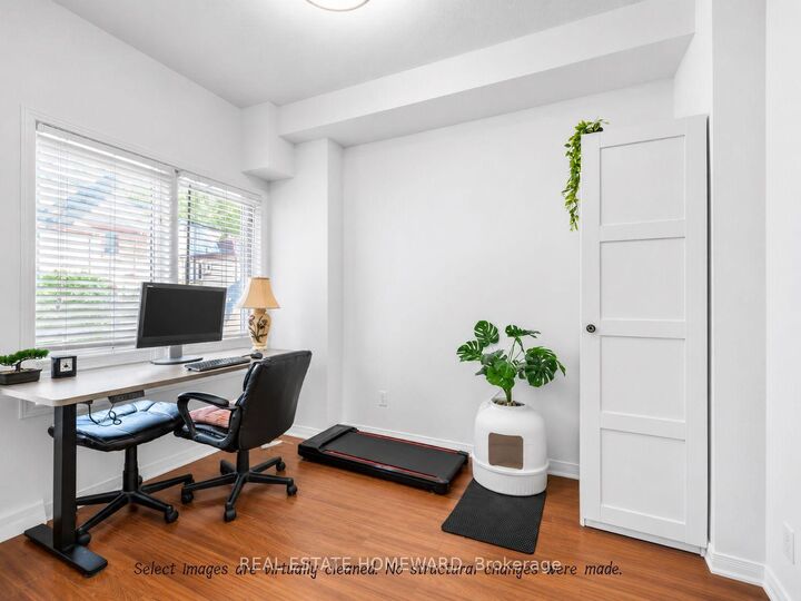Property Photo:  24 Filmic Lane  ON M4M 3R1 