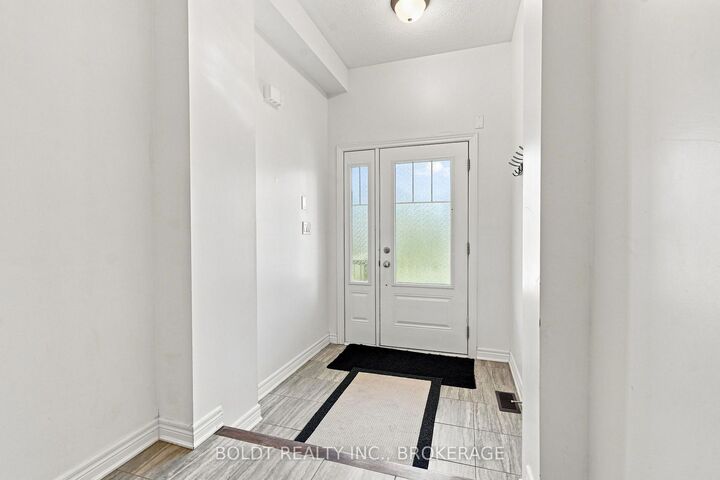 Property Photo: 85 Homestead Way ON L2V 0J8