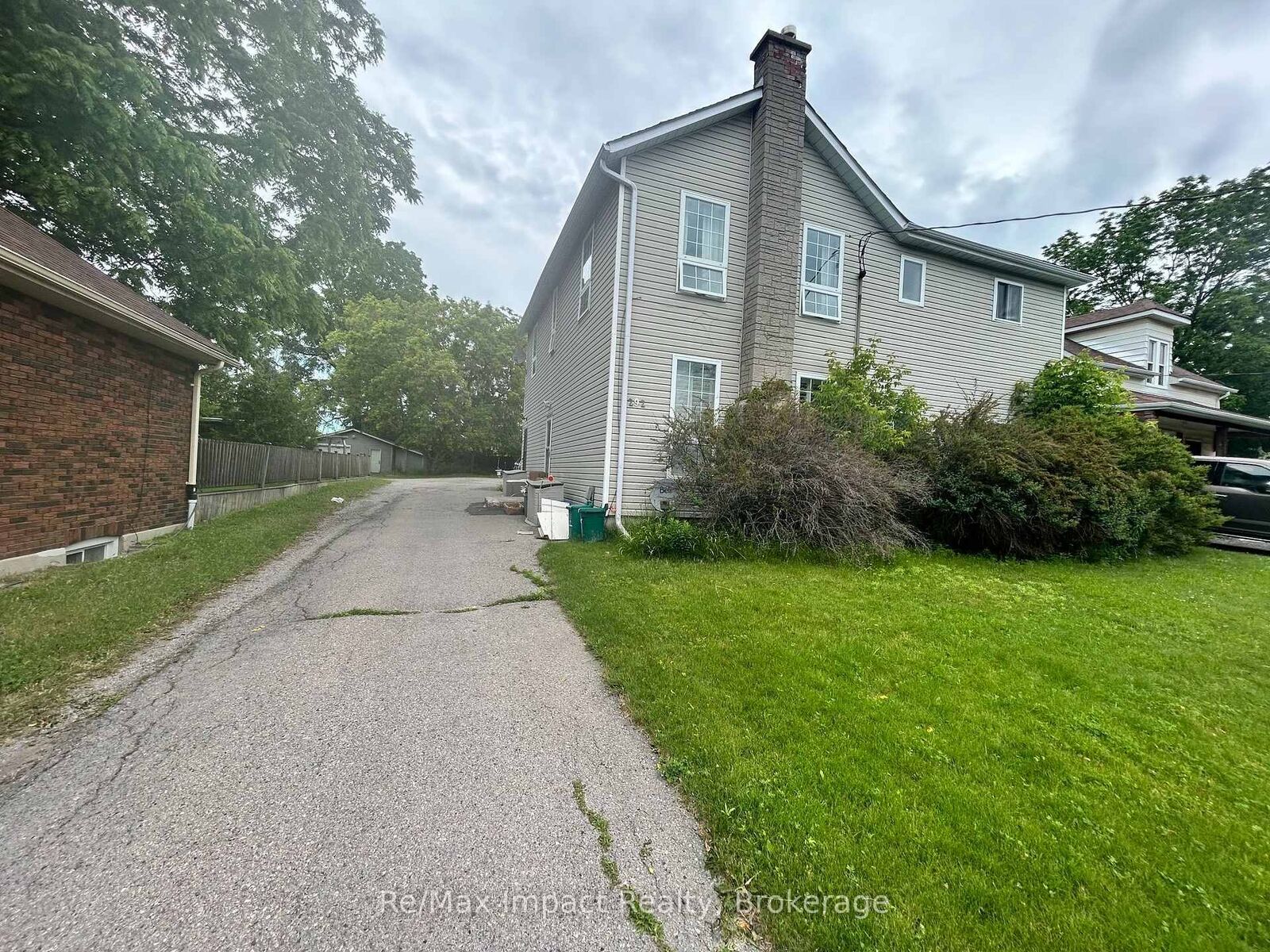 Property Photo: 292 William Street E ON L1G 1K8