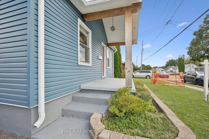 Property Photo:  131 Norfolk Avenue  ON N1R 3V3 