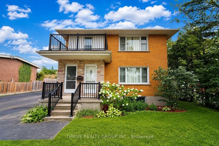 Property Photo:  1023 Eagle Drive Upper  ON N5Z 3H4 
