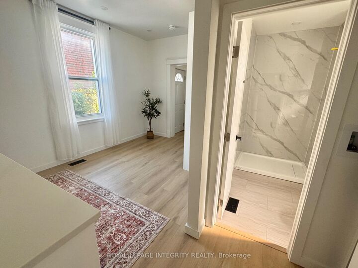 Property Photo: 920 Gladstone Avenue 1 ON K1R 6Y4