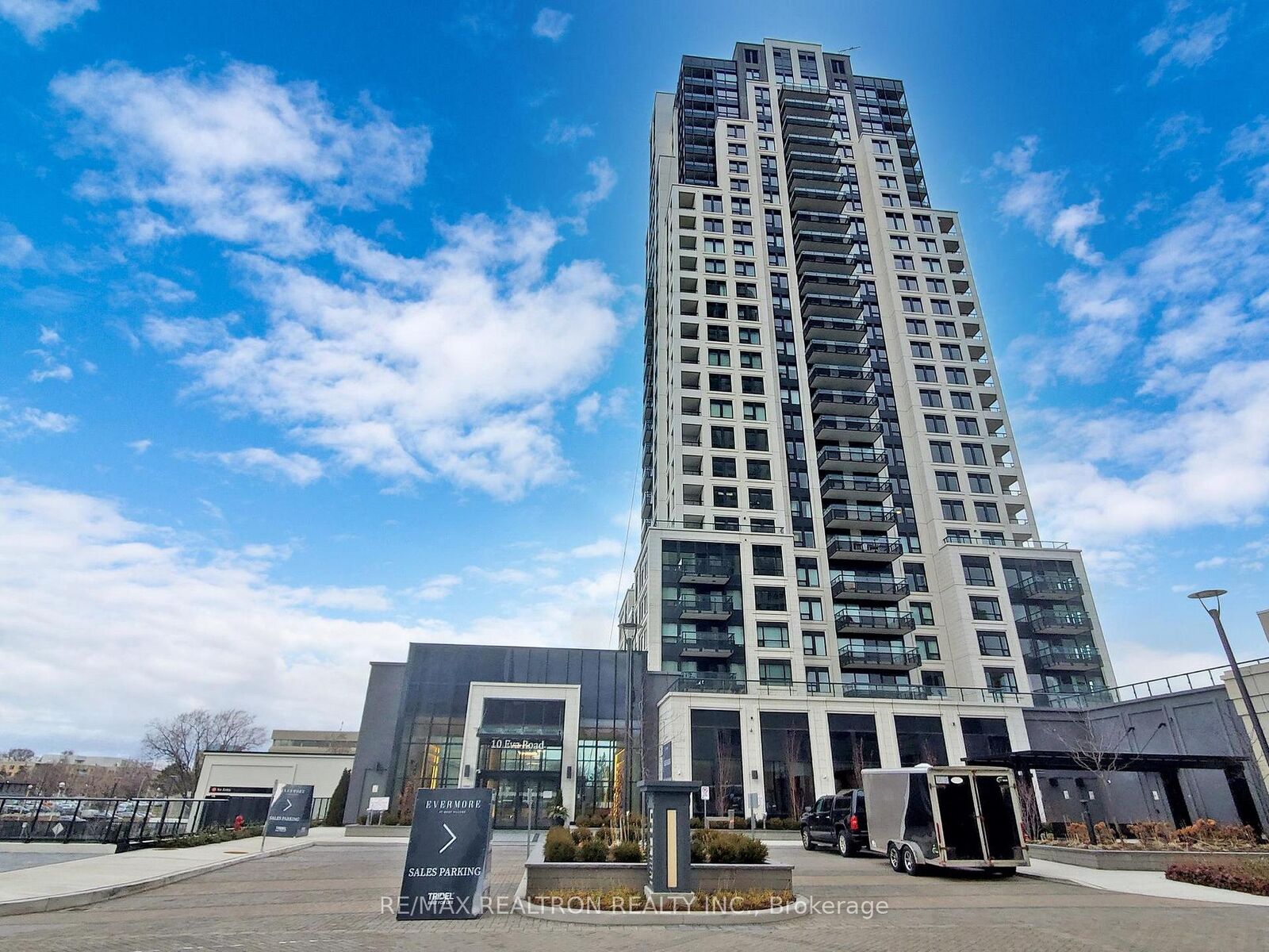 Property Photo:  10 Eva Road 1705  ON M9C 0B3 