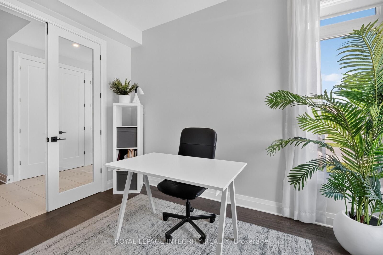 Property Photo: 643 Gendarme Circle ON K1W 0R5