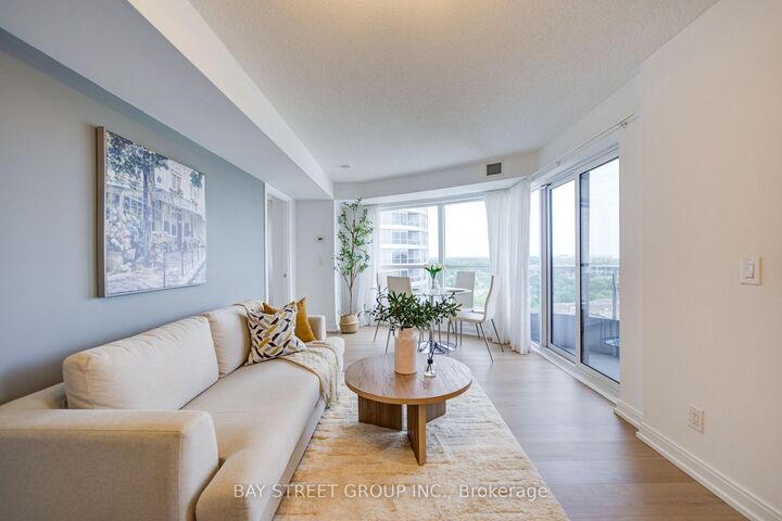 Property Photo: 151 Village Green Square 1908 ON M1S 0K5