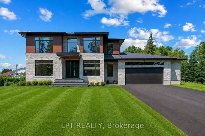 15 Briggs Avenue — photo 1