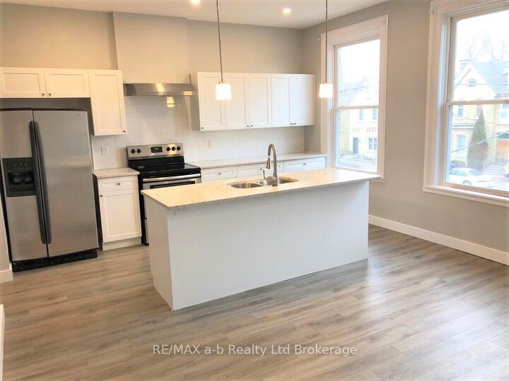 Property Photo:  44 Stanley Street 2  ON N6C 1B1 