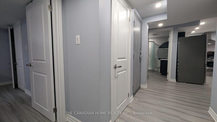 Property Photo:  5622 Osprey Avenue Lower  ON L2H 0G2 