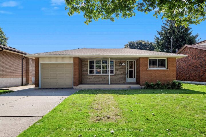 Property Photo:  35 Burrwood Drive  ON L9C 3S9 