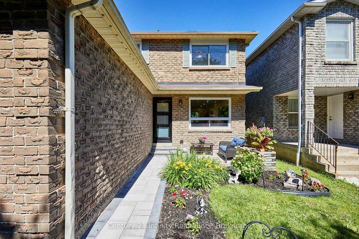 Property Photo:  113 Daniels Crescent  ON L1T 1Z1 