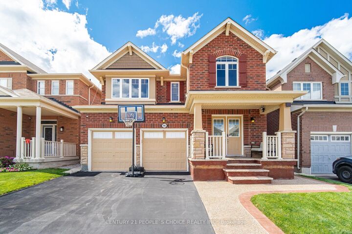 96 Enford Crescent — photo 1
