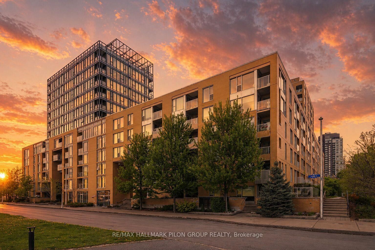 Property Photo: 250 Lett Street 905 ON K1R 0A8