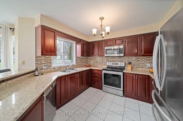 Property Photo: 94 Ward Drive ON L4N 8A2