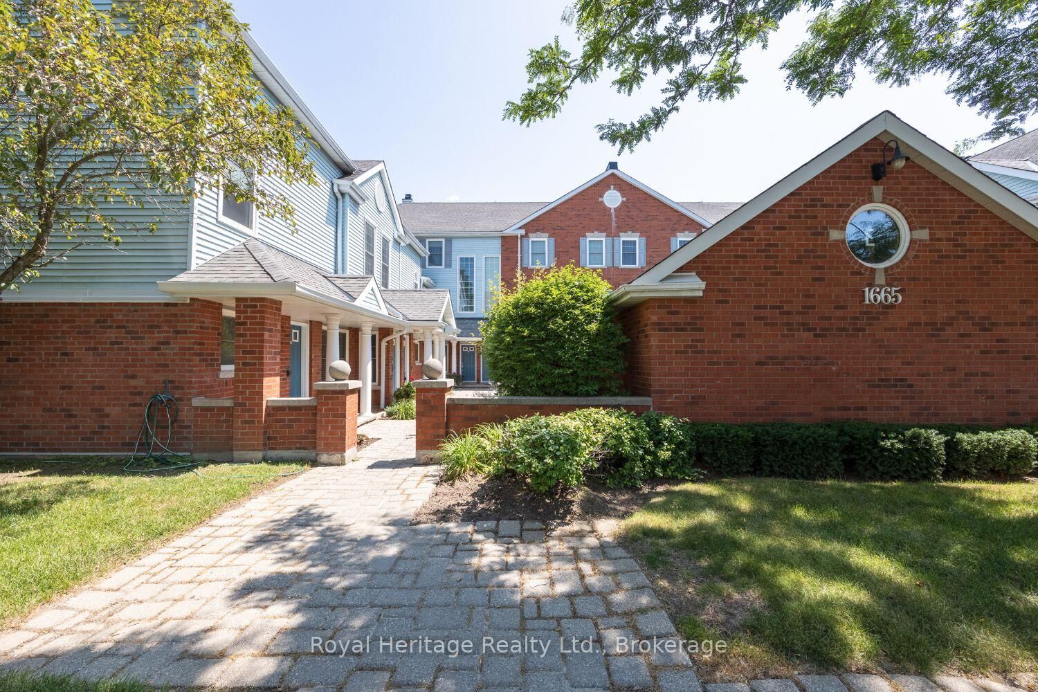Property Photo: 1665 Nash E-16 Drive ON L1E 1S8
